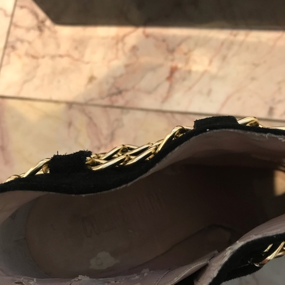 Flirty, Fun Ankle Booties💃 - Picture 3 of 3